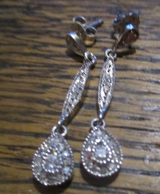 xxM1181M Diamond drop earring 14K white goldTakst -Valuation N.Kr. 12 000.